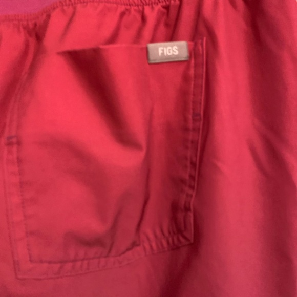 Like new, Figs limited edition ombré scrub set - Picture 7 of 8